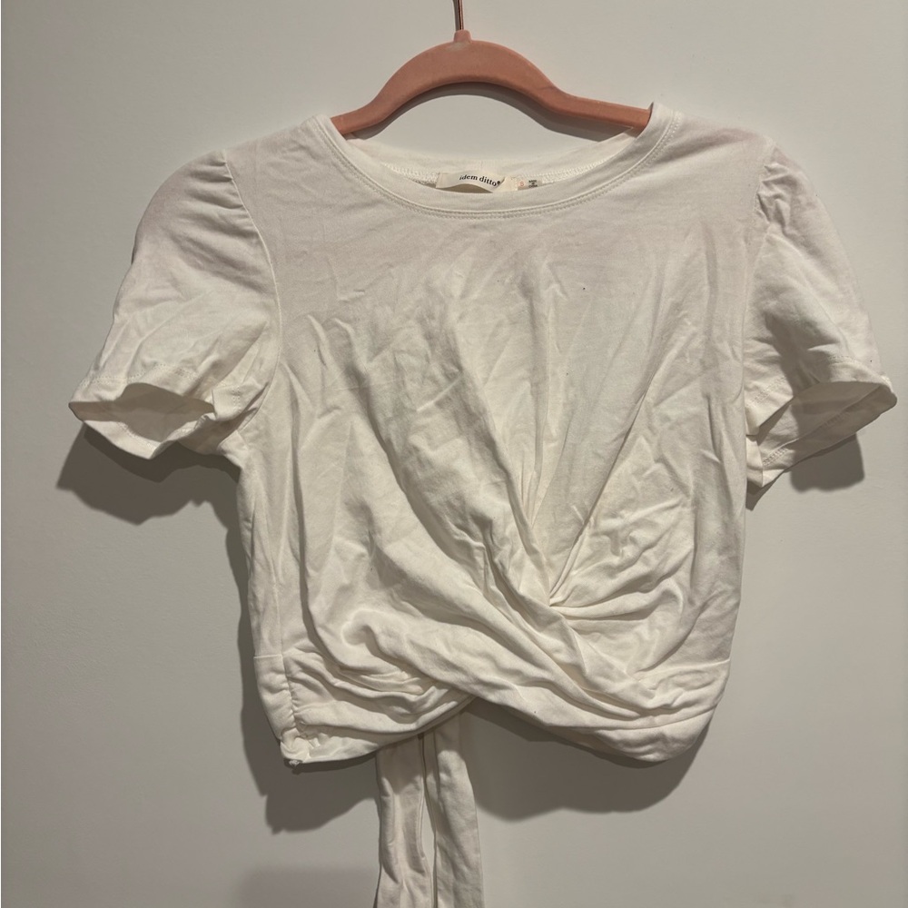 Item ditto S white tee with back tie